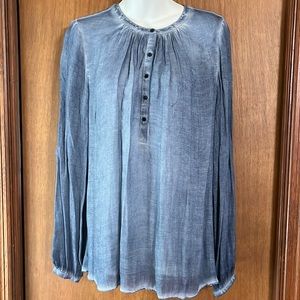 Tommy Hilfiger top size small